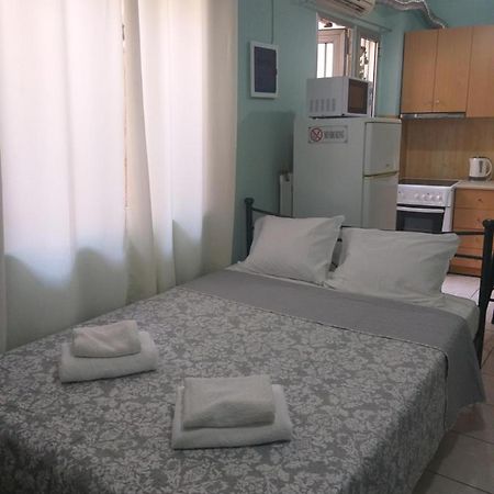 Апартаменти Practical Studio Next To The Subway, Train Station Афіни Екстер'єр фото